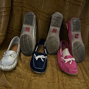 3 Pair of NW moccasins 2 pair of soft suede and one metallic gold size 9 1/2